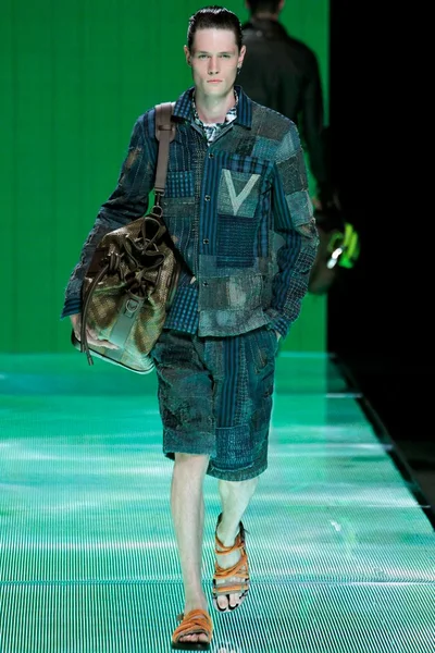 Look 29